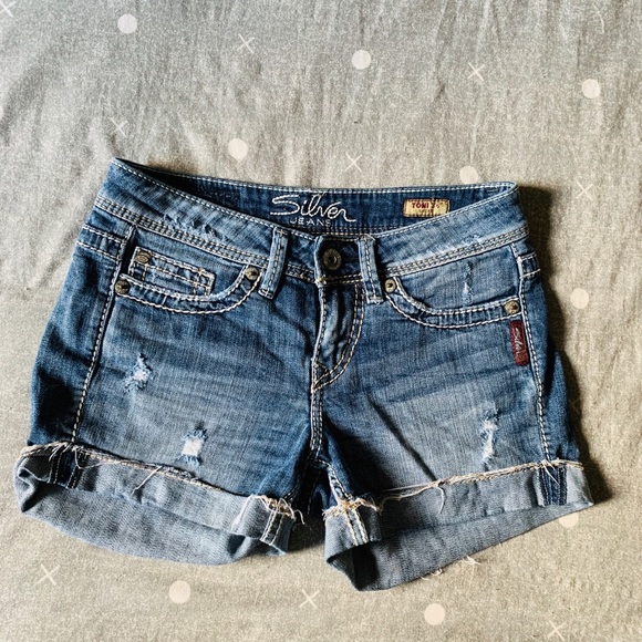 Silver Toni 3/4 Jean Shorts - Picture 2 of 9